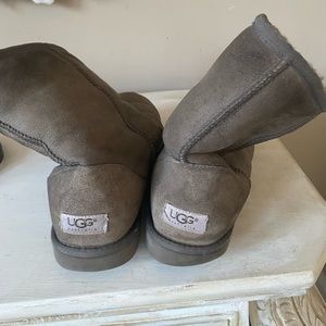 Gray Uggs boots womens size 11